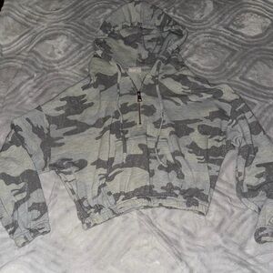 Camouflage Cropped Hoodie